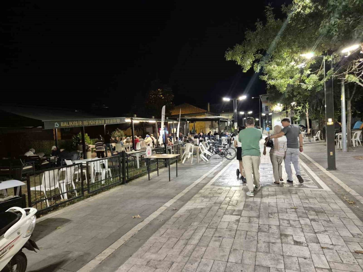 sindirgida-depremler-suruyor