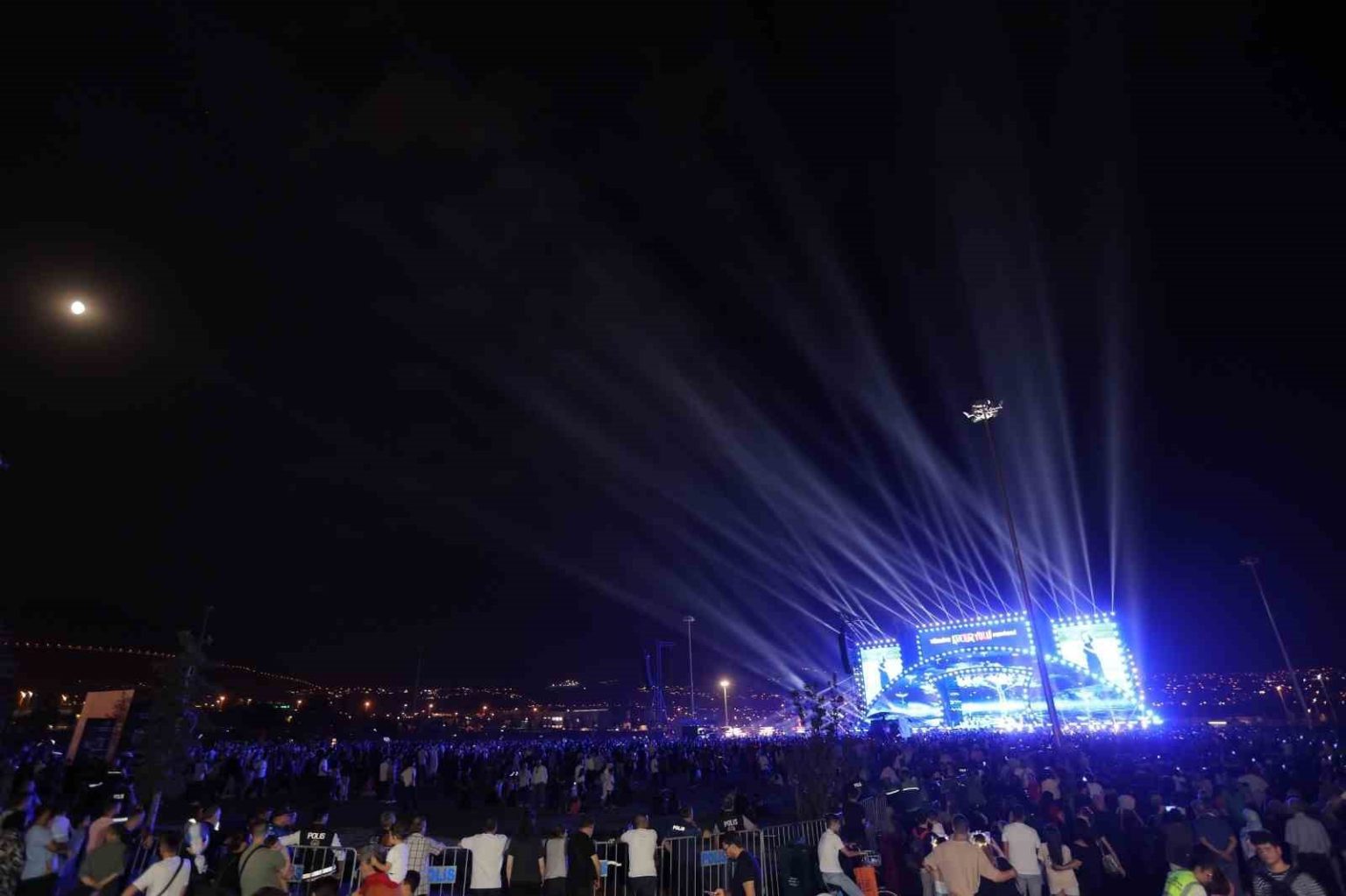 turkiye-kultur-yolu-festivali-ilk-gununde-buyuksehirin-millet-bahcesinde-binlerce-ziyaretciyi-agirladi