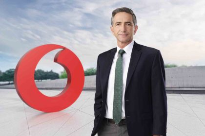 vodafonedan-dunya-ikincisi-a-milli-voleybol-takimina-kutlama