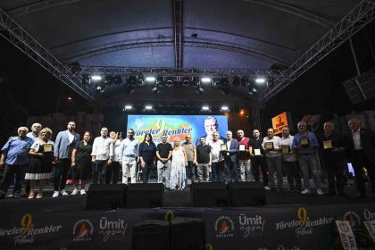 yoreler-renkler-festivali-dogu-anadolu-gecesiyle-basladi
