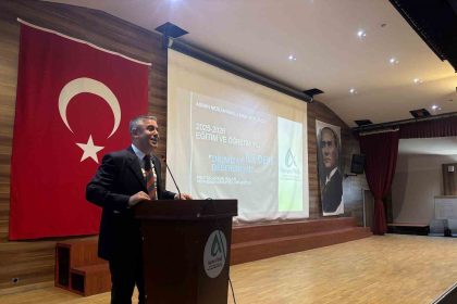 adu-rektor-yardimcisi-prof-dr-salan-egitim-ogretim-yili-acilisinda-ilk-dersi-verdi