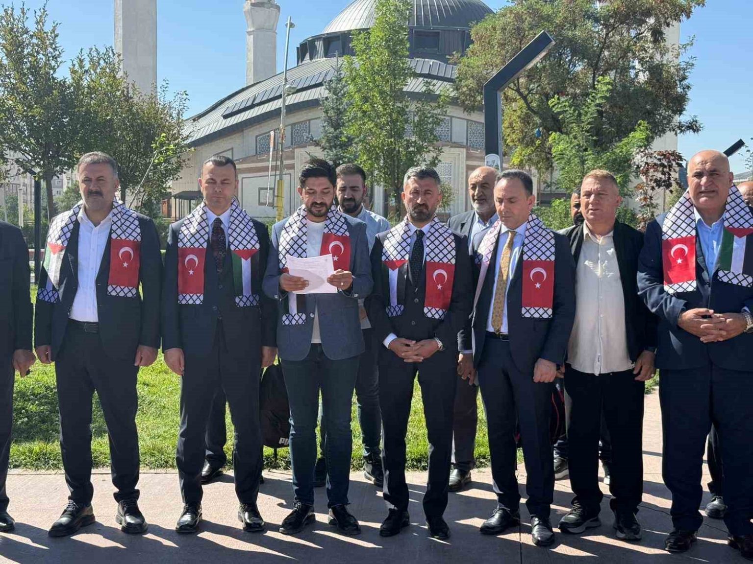 agrida-bos-siralar-etkinligiyle-gazzedeki-cocuklara-dikkat-cekildi