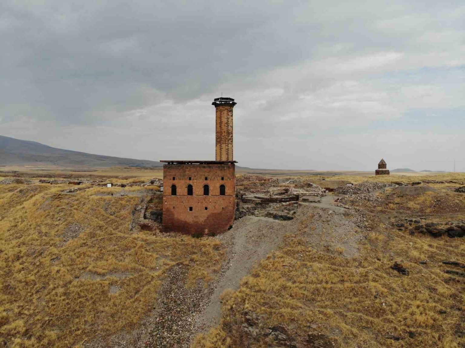 anadolunun-ilk-turk-camisi-karsta-ebul-menucehr-camii