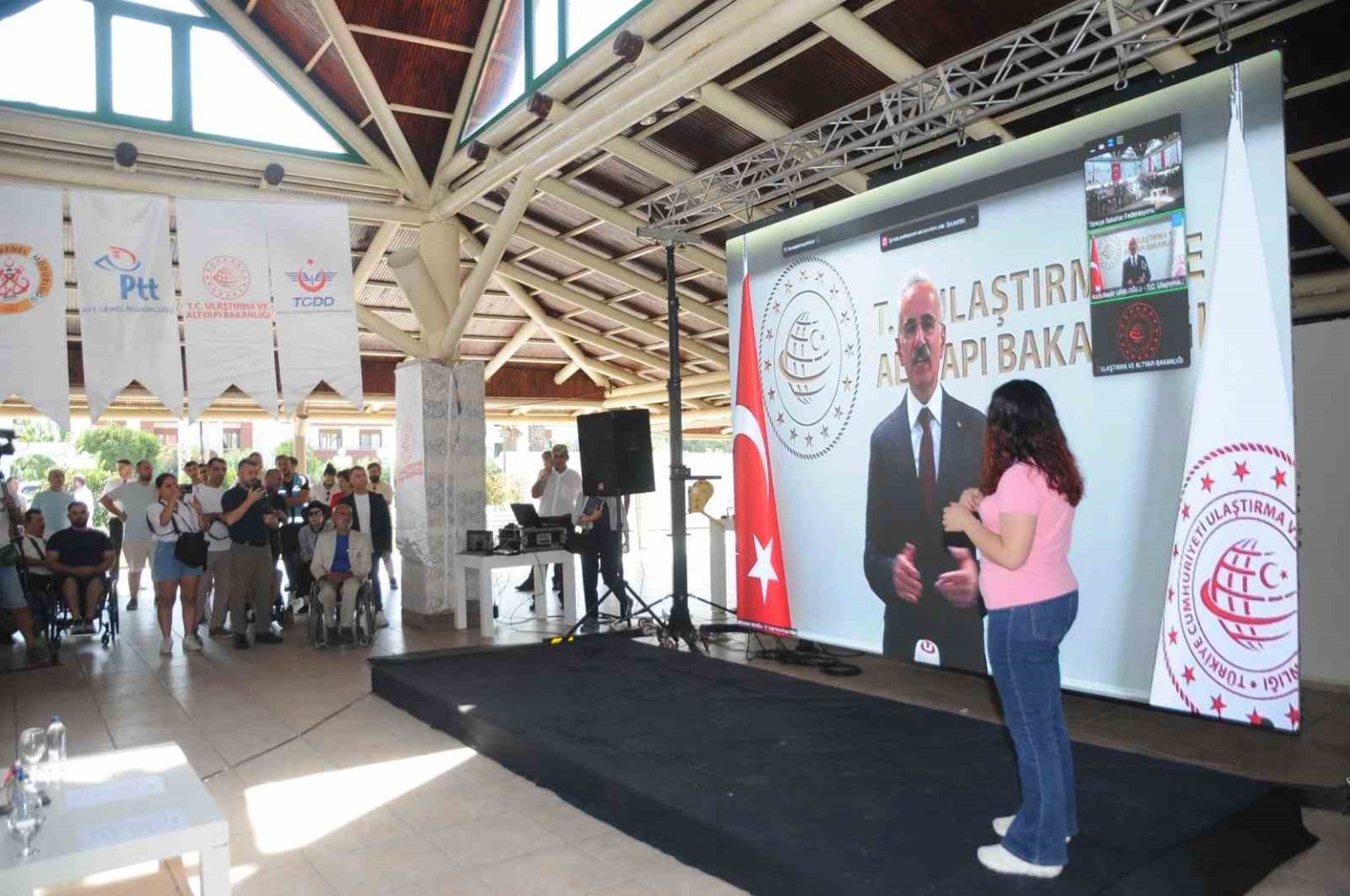 bakan-uraloglu-10-yilda-93-milyon-engelli-demiryollarinda-ucretsiz-seyahat-etti