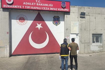 balikesirde-es-zamanli-operasyonda-41-aranan-sahis-yakalandi