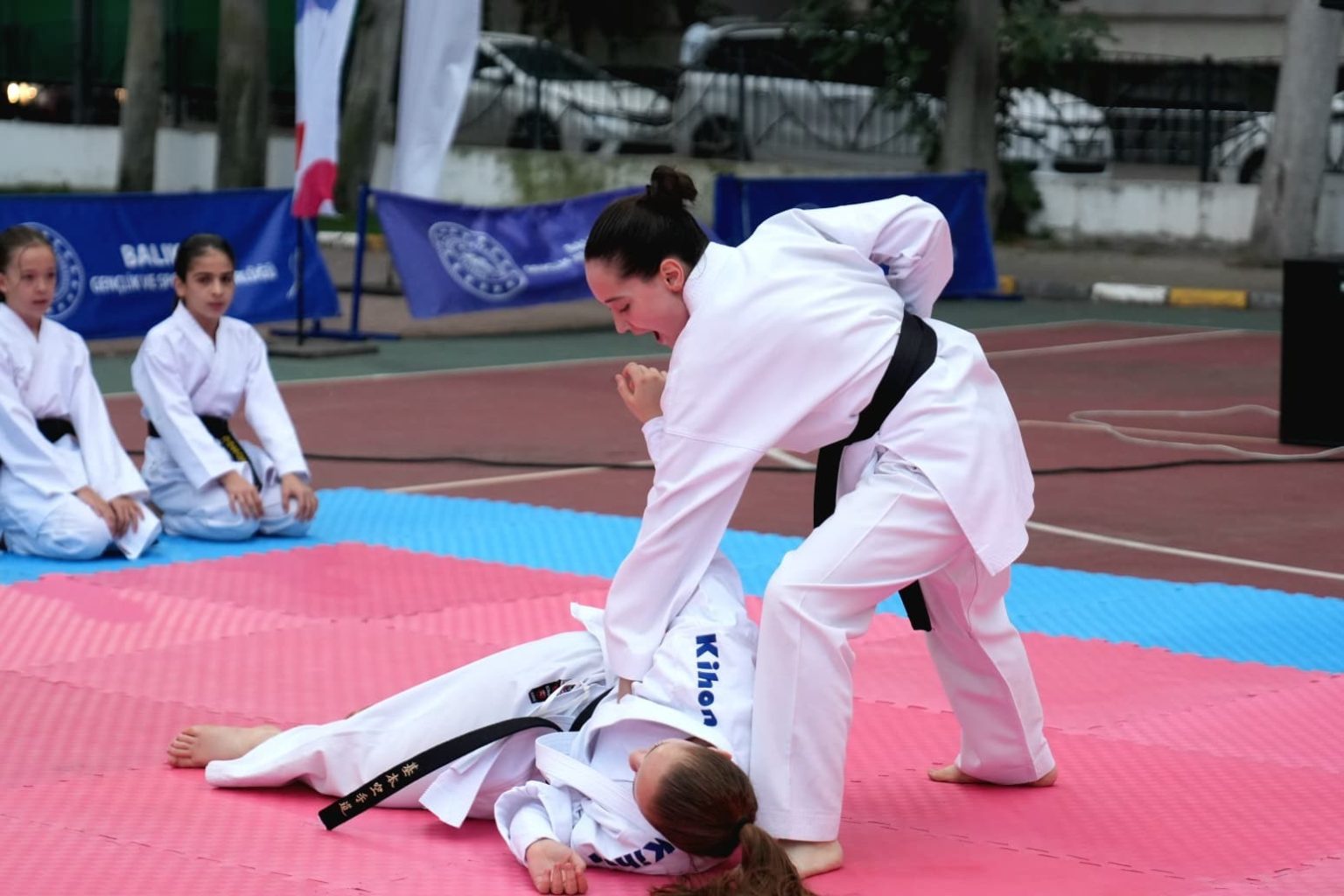 balikesirde-genclik-yaz-kulubu-kapanis-senligiyle-tamamlandi