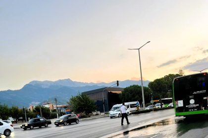 belediye-otobusunden-dokulen-yakit-suruculere-zor-anlar-yasatti
