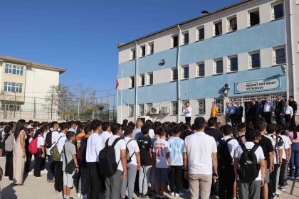 besnide-22-bin-ogrenci-egitime-basladi