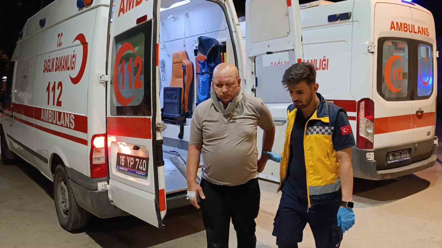 bursada-2-otomobil-kafa-kafaya-carpisti-4-yarali