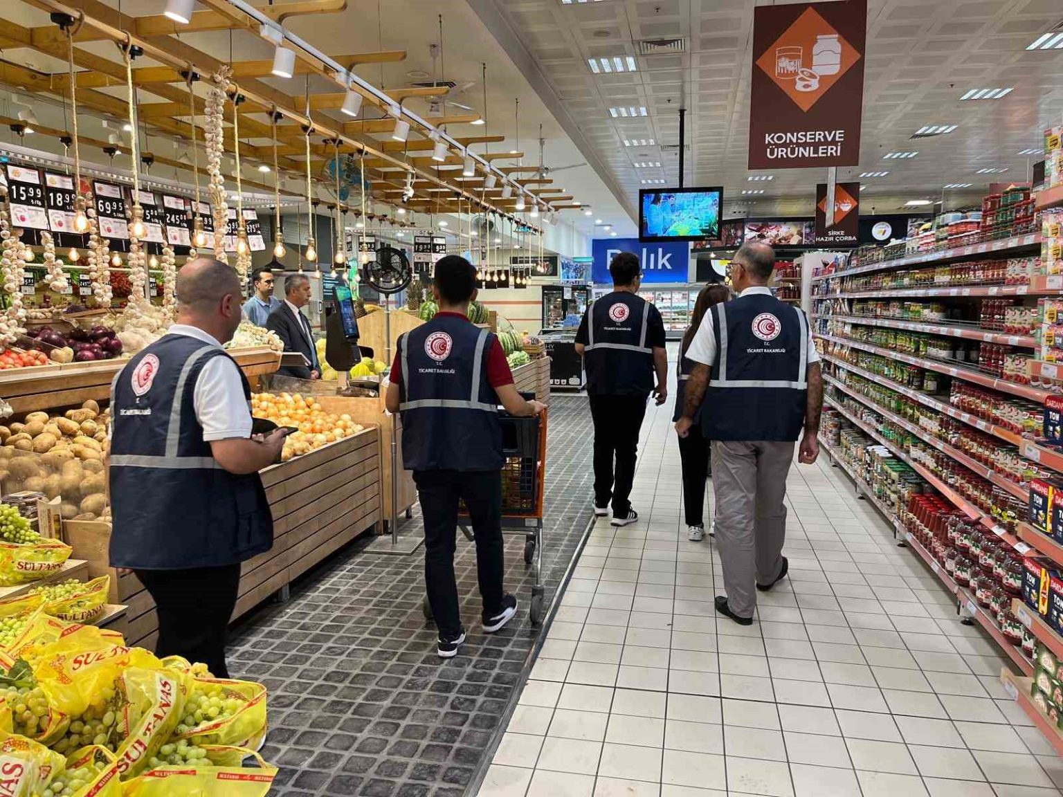 bursada-usule-uymayan-marketlere-11-milyon-ceza