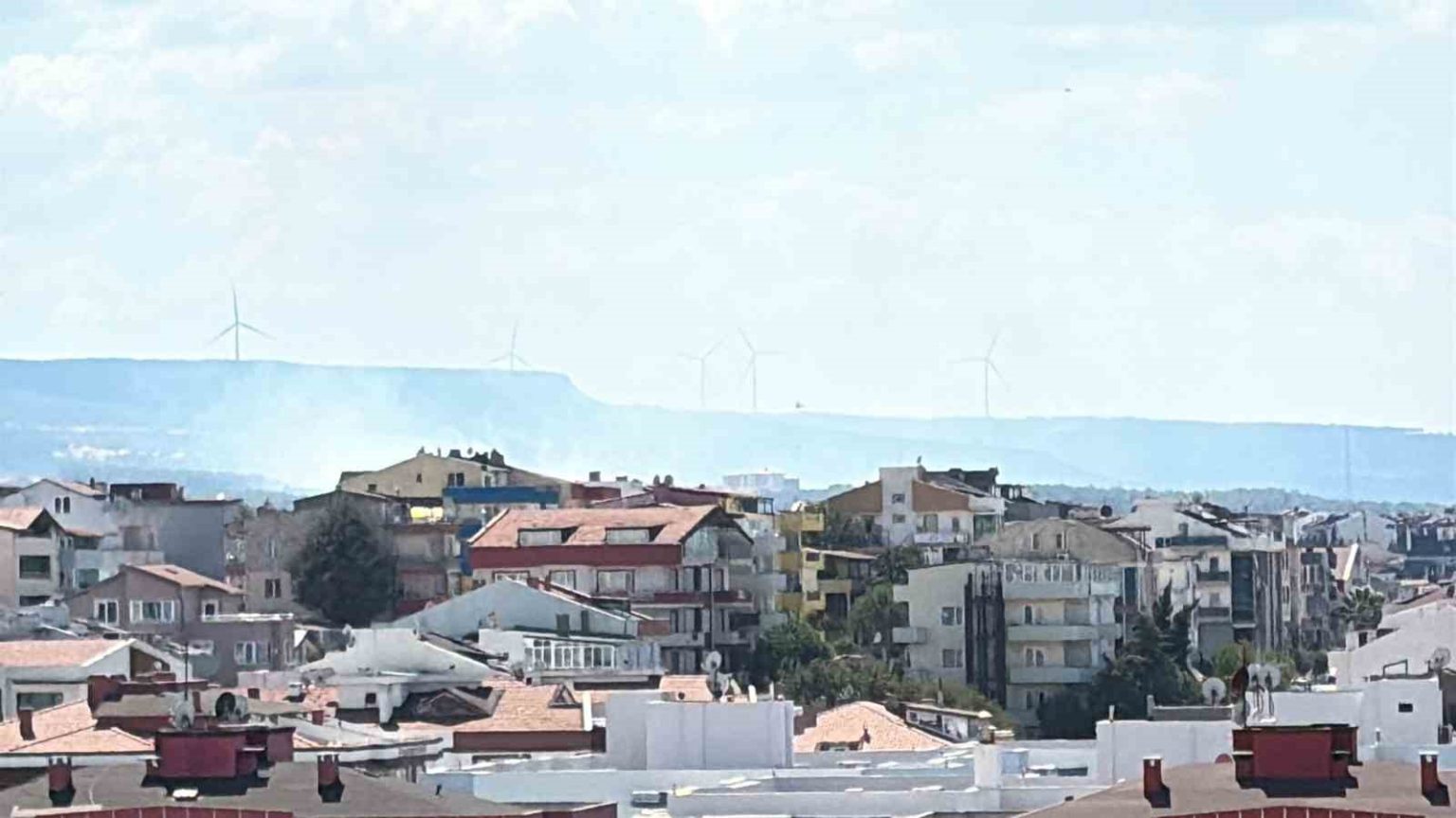 canakkalede-orman-yangini-2-okul-tahliye-edildi