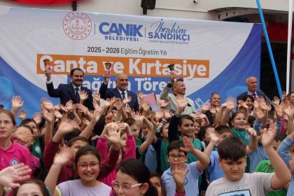 canik-belediyesinden-2-binin-uzerinde-ogrenciye-canta-ve-kirtasiye-destegi