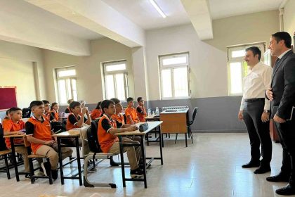 diclede-yeni-egitim-ogretim-yilinin-ilk-ders-zili-caldi