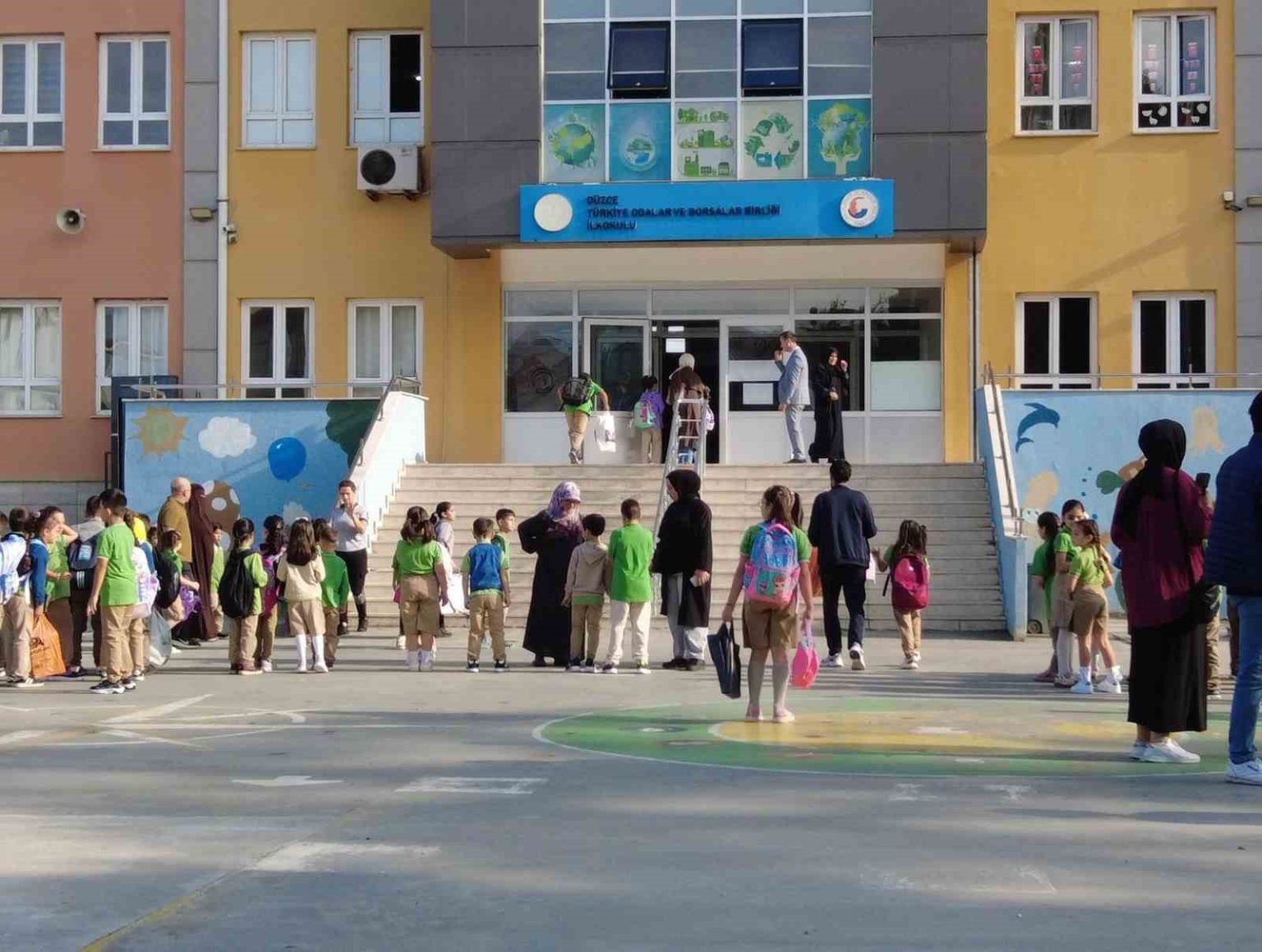 duzcede-76-bin-838-ogrenci-icin-ders-zili-caldi