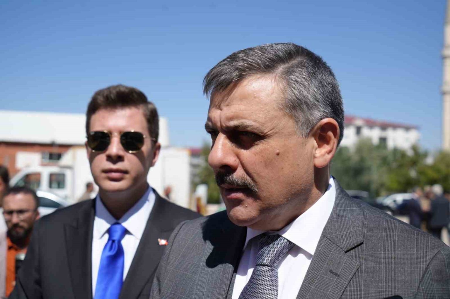 erzurum-valisi-ciftciden-gocuk-aciklamasi-2-cocuk-hayatini-kaybetti-annenin-durumu-agir