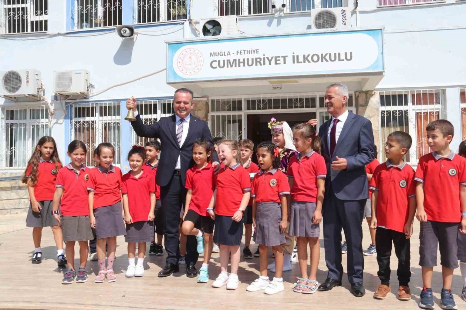 fethiye-kaymakami-akkaya-ogretmenlerinize-bol-bol-soru-sorun