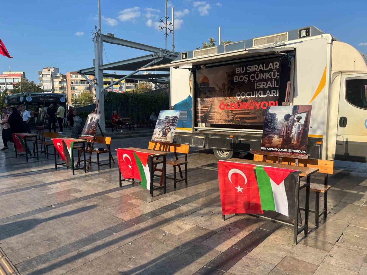 gazzedeki-cocuklar-icin-bos-siralar-etkinligi