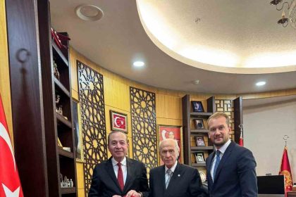 genclerbirliginden-mhp-genel-baskani-bahceliye-ziyaret