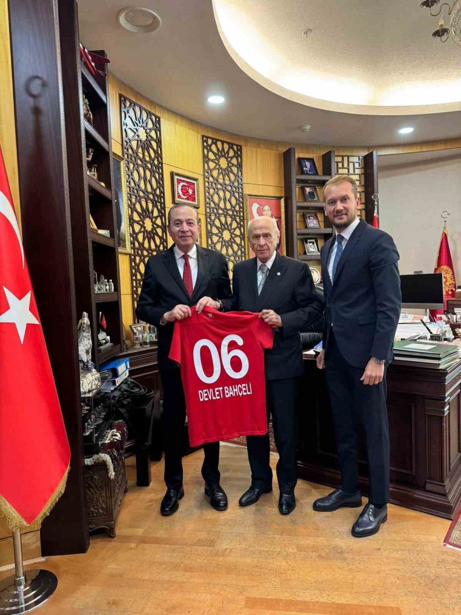 genclerbirliginden-mhp-genel-baskani-bahceliye-ziyaret