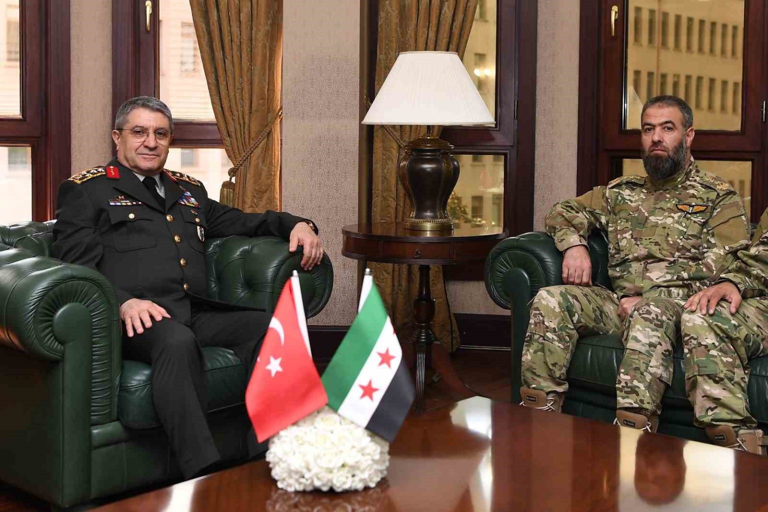 genelkurmay-baskani-orgeneral-bayraktaroglu-suriye-hava-kuvvetleri-komutani-hawaryi-kabul-etti