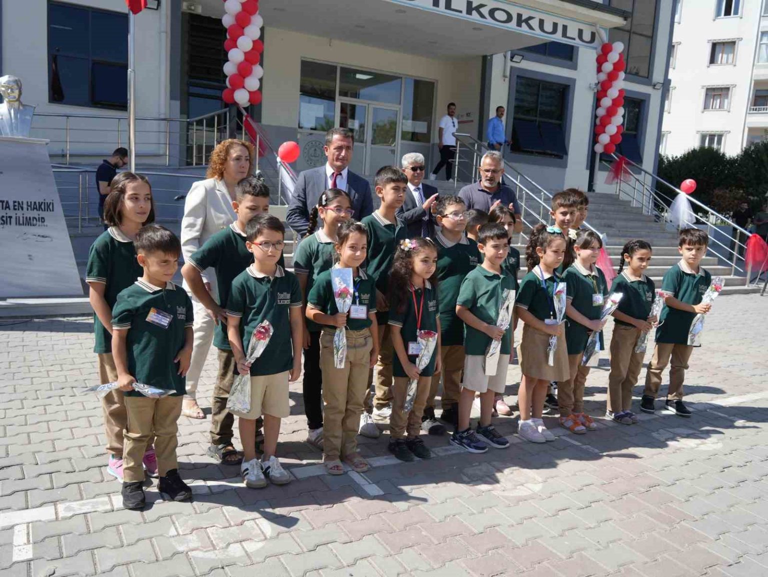 igdirda-302-okulda-ogrenciler-ders-basi-yapti