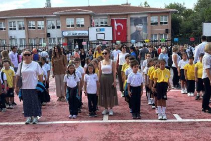 istanbulda-ilk-ders-zili-caldi