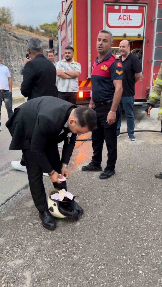 itfaiye-personelinin-dugun-konvoyuna-mesai-arkadaslarindan-surpriz