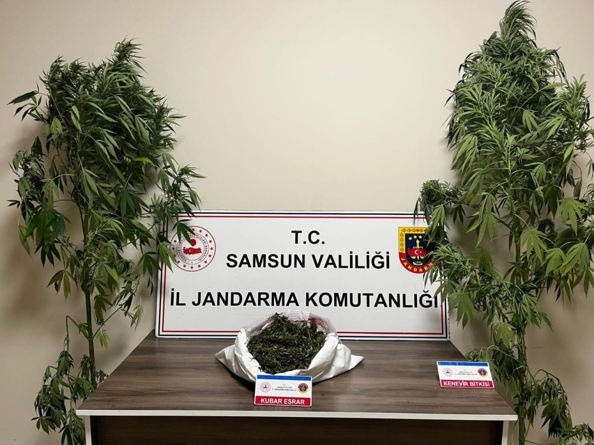 jandarma-3-kilo-237-gram-esrar-ele-gecirdi