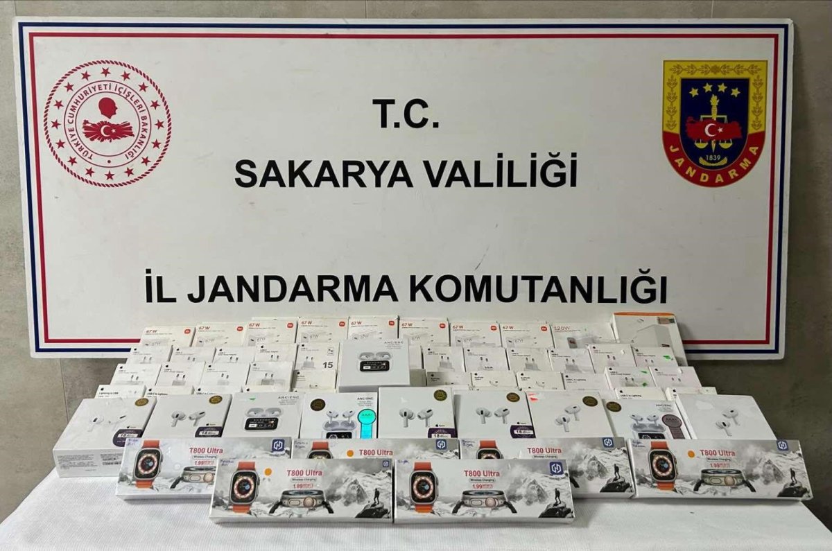 jandarmanin-durdurdugu-aractan-adeta-kacak-elektronik-fabrikasi-cikti