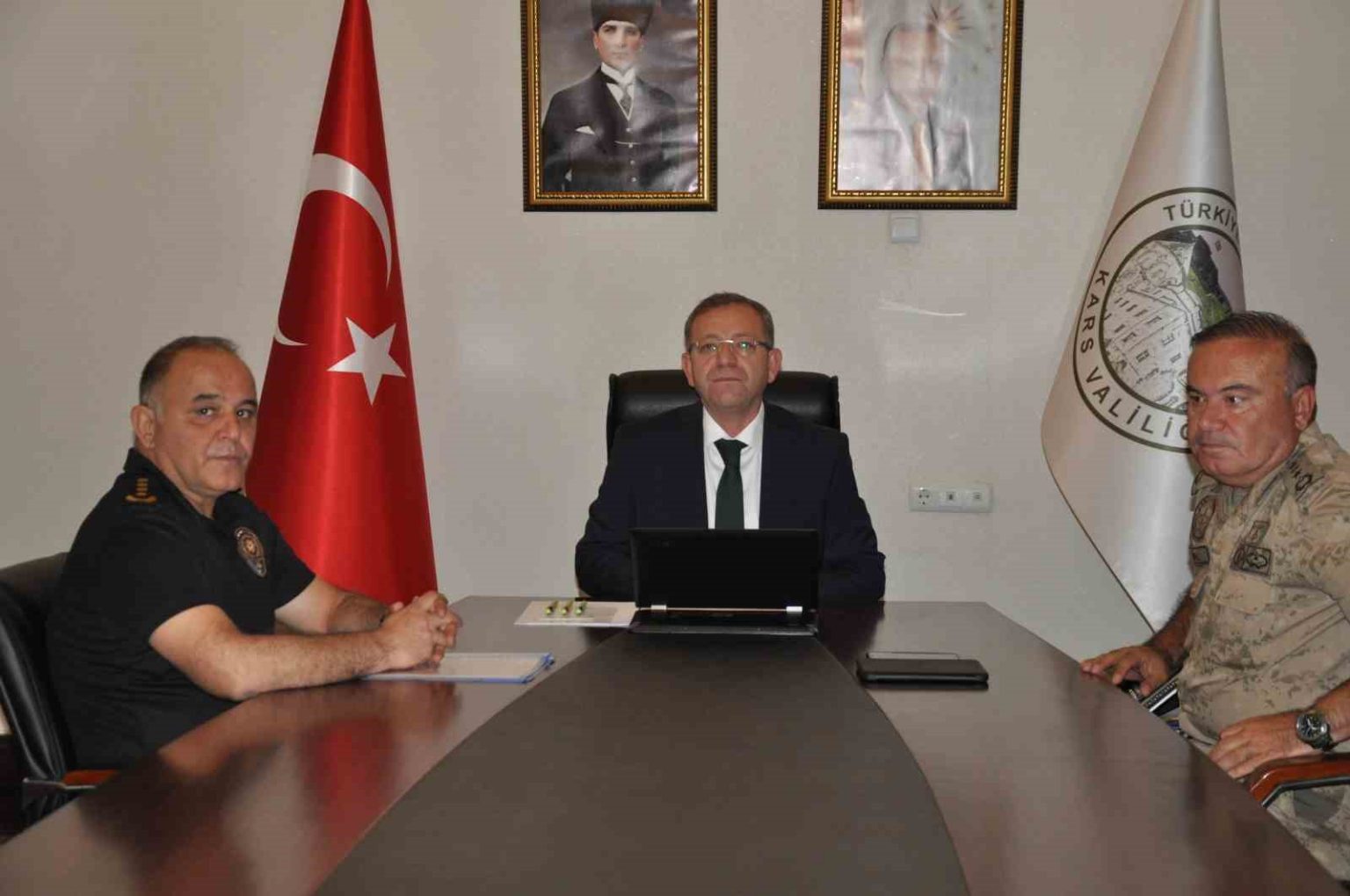 karsta-agustos-ayi-asayis-ve-guvenlik-toplantisi-yapildi