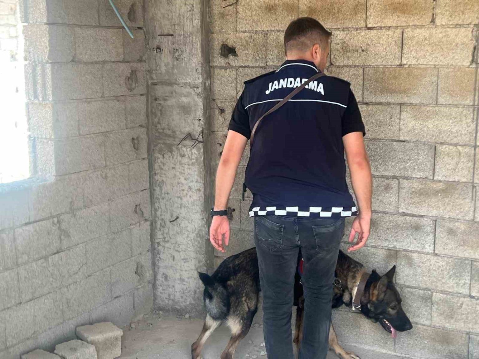 kiliste-okul-onlerinde-trafik-ve-asayis-tedbirleri-uygulandi