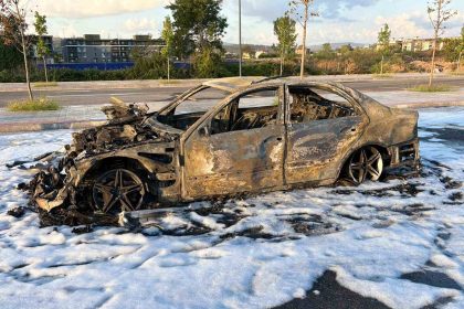 motor-arizasi-veren-yabanci-plakali-aracini-gumrukten-geciremeyince-yakti