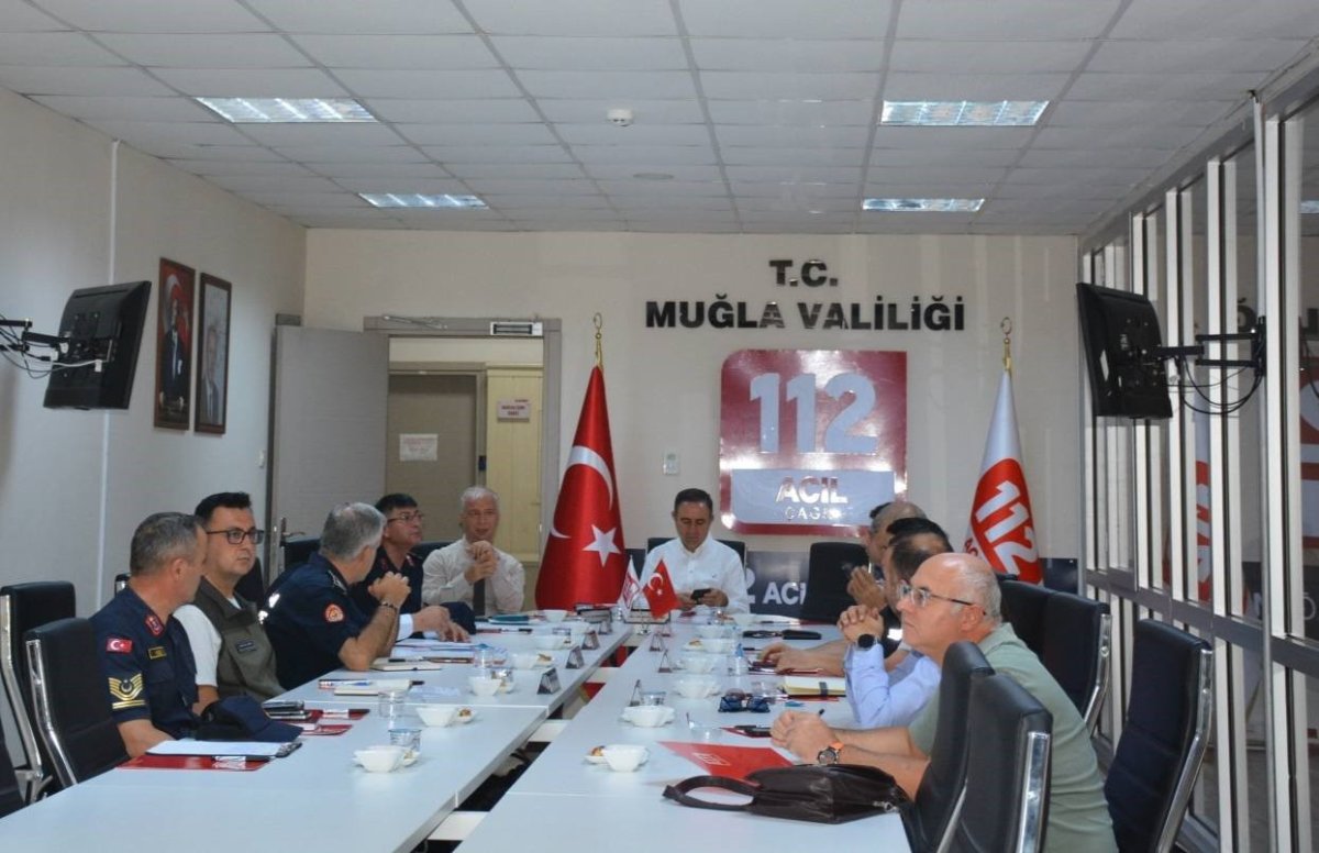 muglada-112-acil-cagri-merkezinde-ihbar-surecleri-degerlendirildi