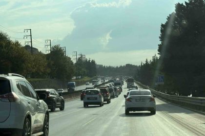 okullar-acildi-trafik-yine-felc-oldu