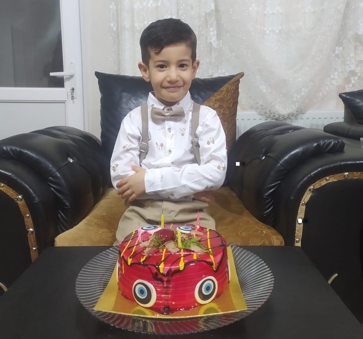 otomobil-bagajinda-mahsur-kalan-cocuk-hayatini-kaybetti