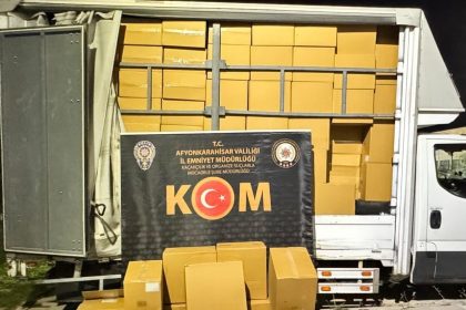 polis-3-milyon-350-bin-adet-sahte-bandrollu-makaron-ele-gecirdi