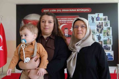 sehit-oglunun-adini-tasiyan-okulun-acilisina-katilan-anne-hem-gurur-hem-huzun-yasadi