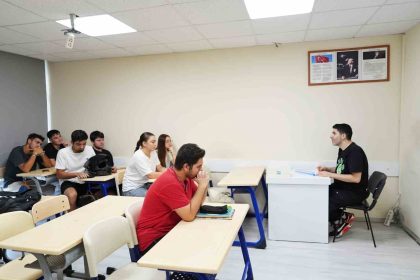 sinavlara-ucretsiz-kurslarla-hazirlaniyorlar
