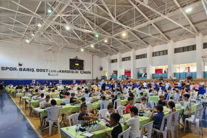 sokedeki-satranc-turnuvasina-205-sporcu-katildi