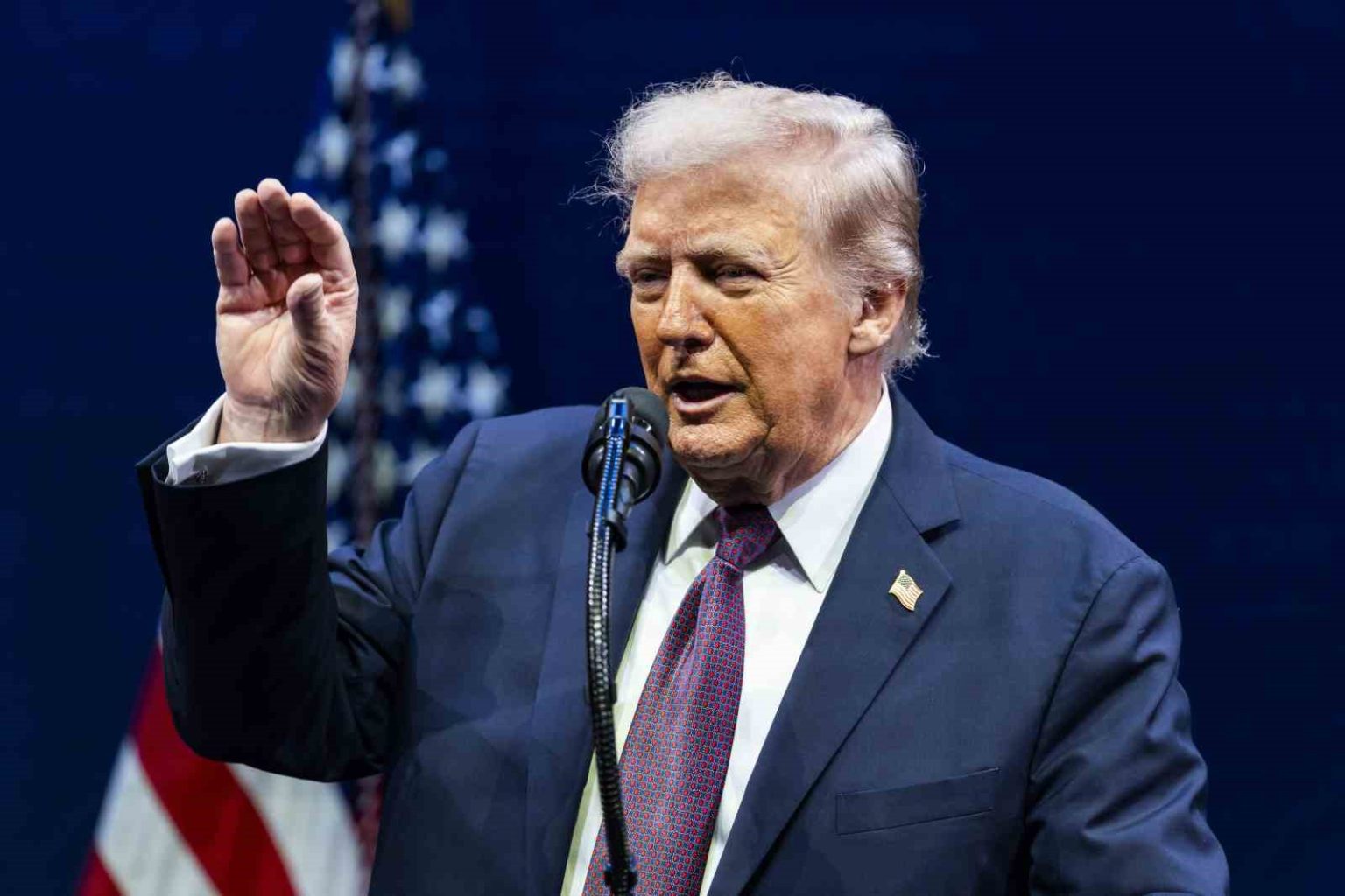 temyiz-mahkemesi-trumpin-yazar-e-jean-carrolla-odeyecegi-833-milyon-dolarlik-tazminati-onadi