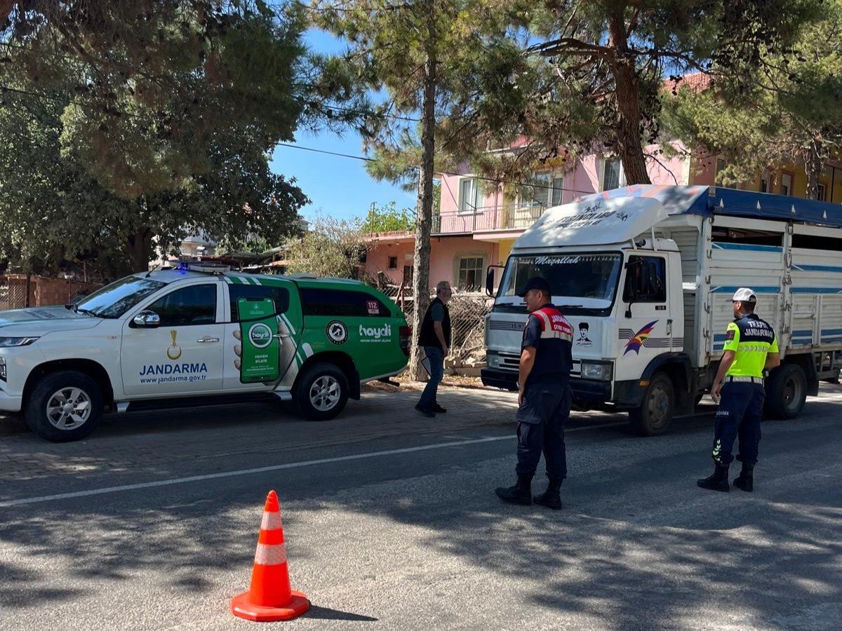 usakta-canli-hayvan-nakil-araclarina-denetim