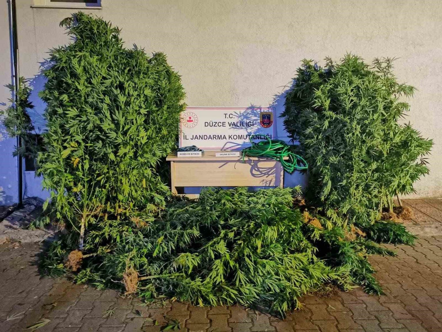 uyusturucudan-6-kisi-tutuklandi-44-sahis-hakkinda-islem-yapildi