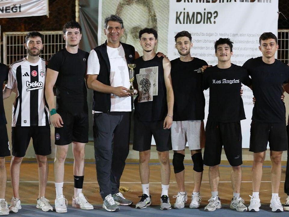 uzuntarlada-sahada-rekabet-gonullerde-dostluk-kazandi