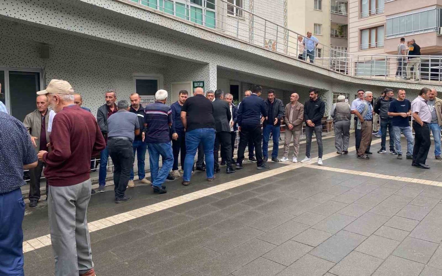 yedigi-yemek-bogazina-takilan-adam-hayatini-kaybetti