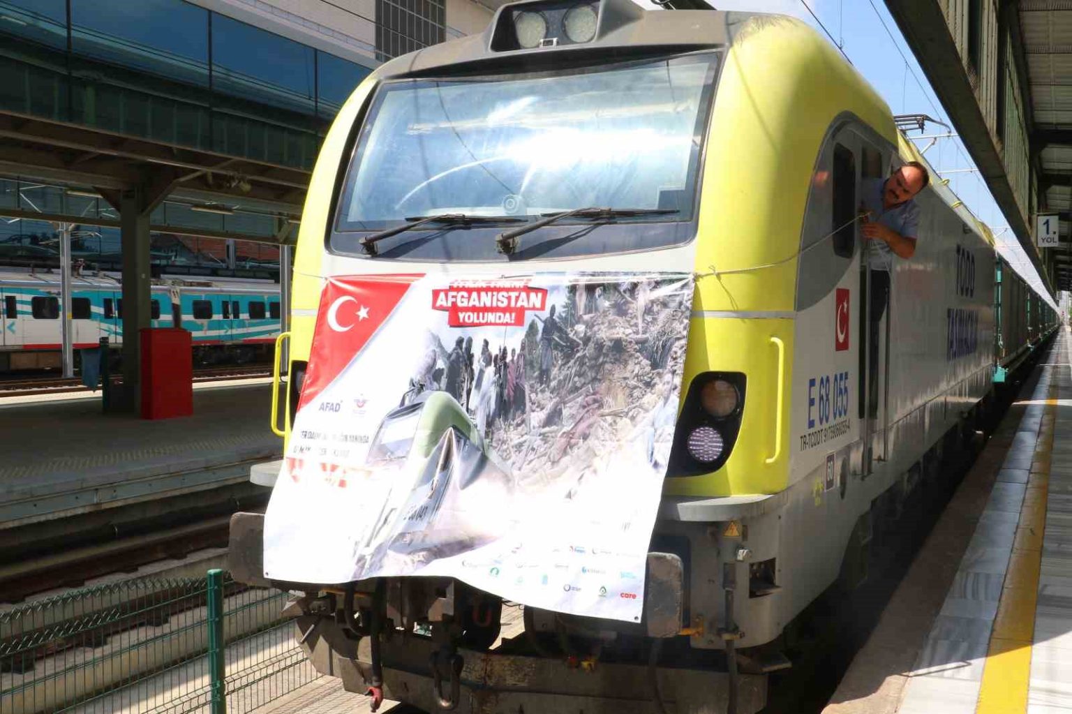afaddan-afganistana-yardim-eli-23-iyilik-treni-yola-cikiyor