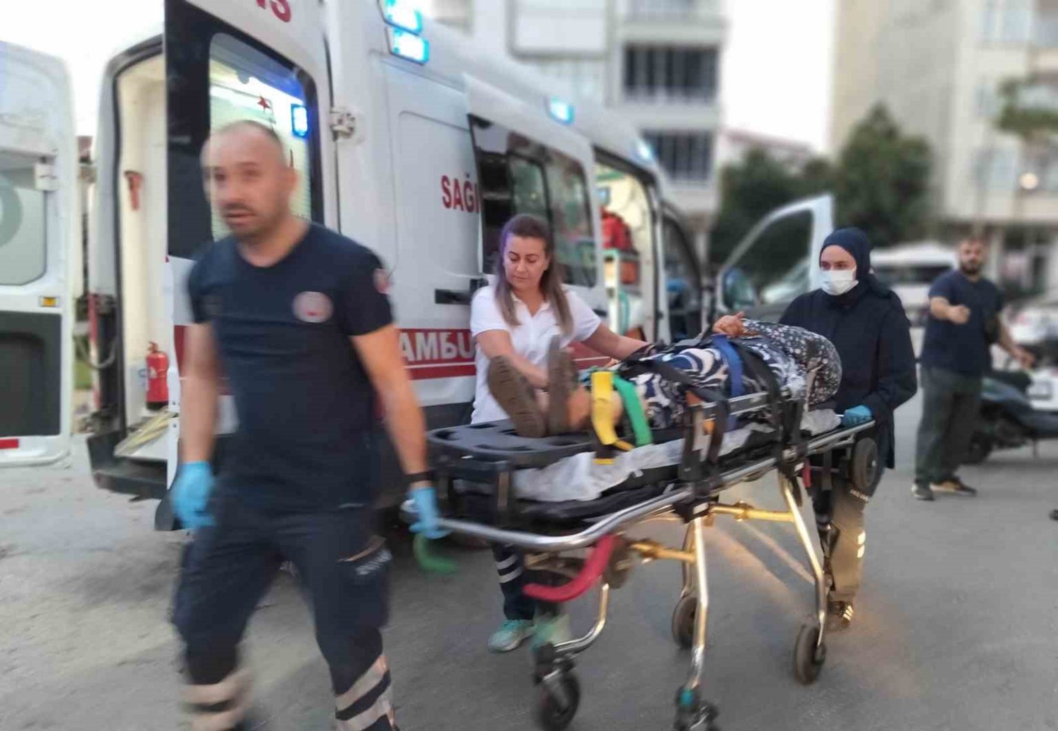 bafrada-3-tekerlekli-bisiklet-devrildi-2-yarali