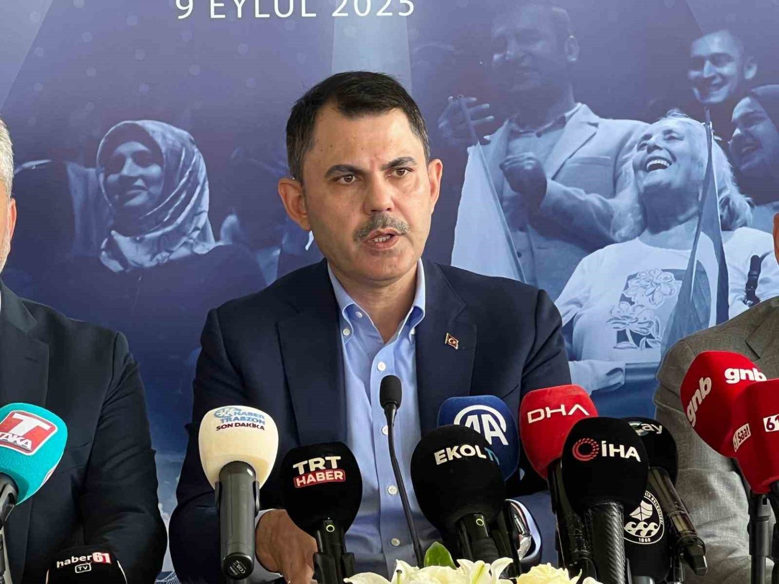 bakan-murat-kurum-deprem-bolgesinde-yilsonuna-kadar-evine-girmeyen-kimseyi-birakmayacagiz