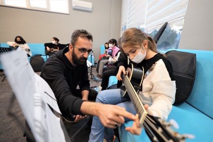 basiskele-belediyesi-muzik-okullarinda-yeni-donem-basliyor