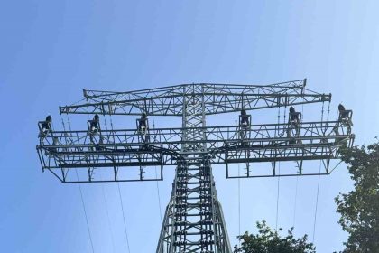berlinde-elektrik-direklerinde-kundaklama-suphesi