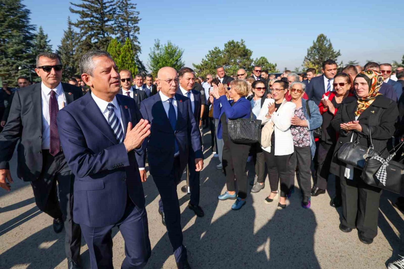 chp-lideri-ozel-anitkabiri-ziyaret-etti